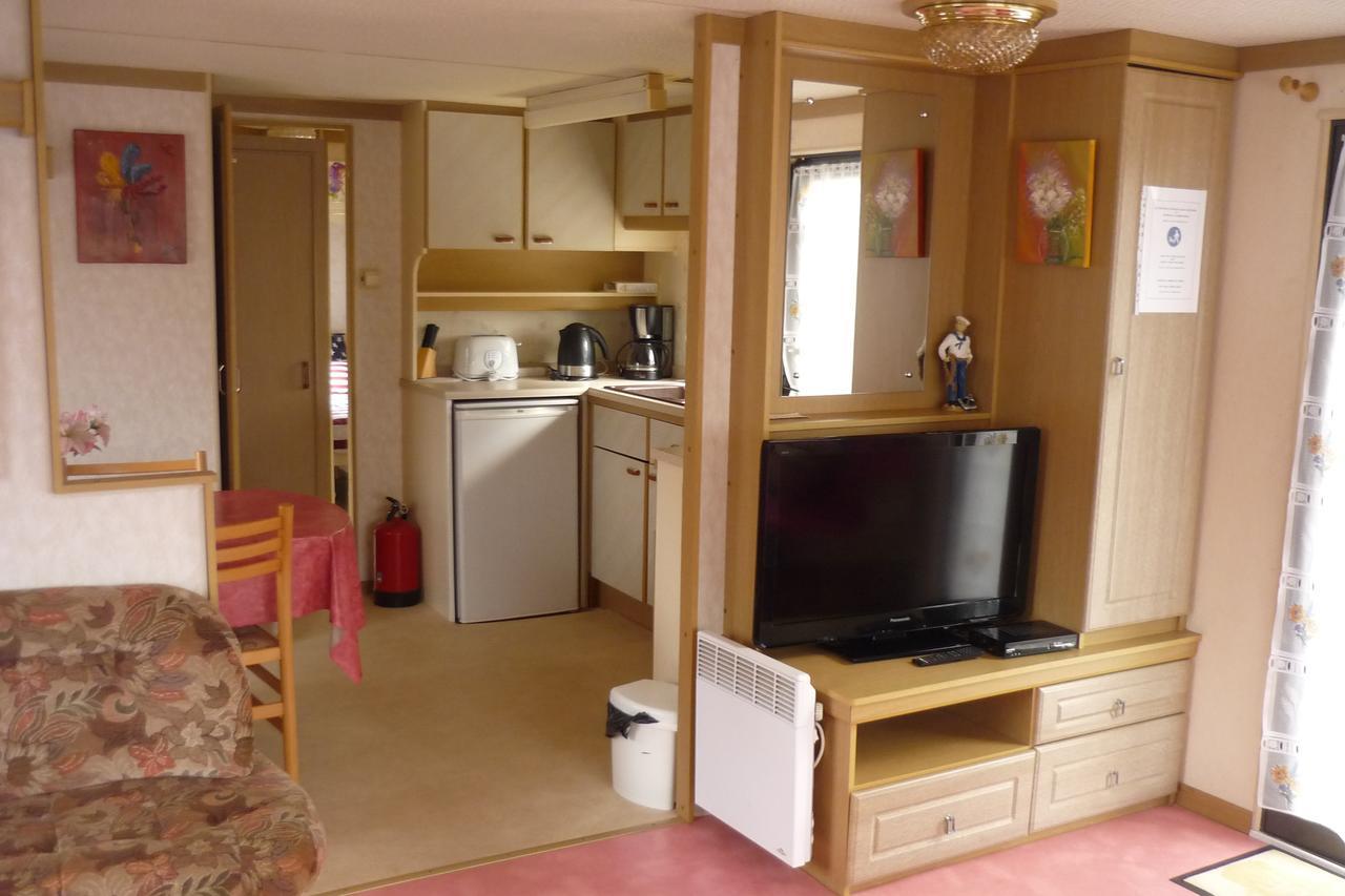Mobile Home Le Clos De See Cherence-le-Roussel Экстерьер фото