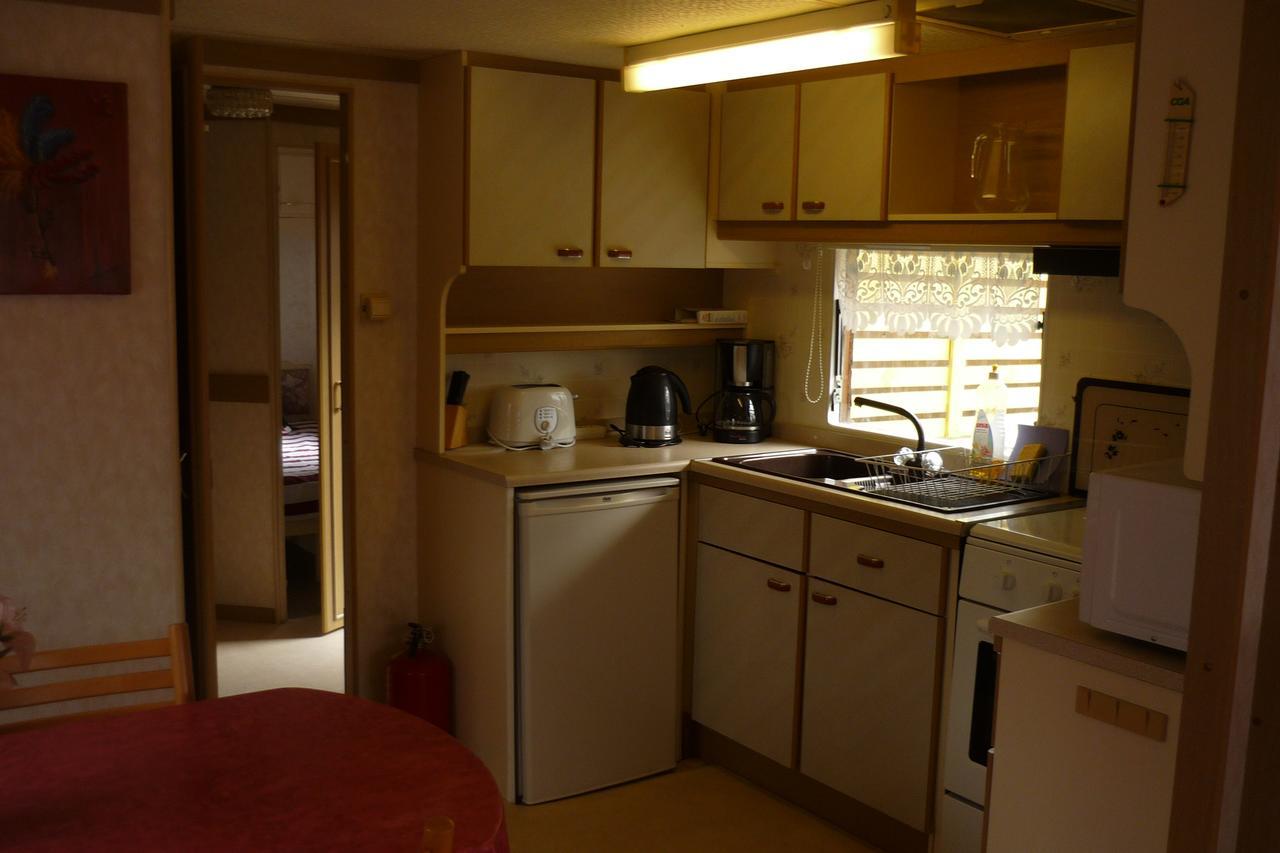 Mobile Home Le Clos De See Cherence-le-Roussel Экстерьер фото